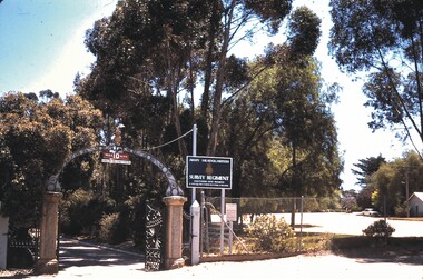 Slide - BENDIGO STREET VIEWS & FORTUNA, Jan 1970