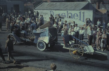 Slide - BENDIGO EASTER PARADE, Apr 1962