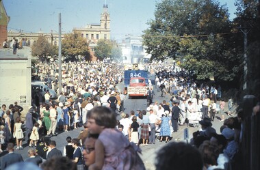 Slide - BENDIGO EASTER PARADE, Apr 1962