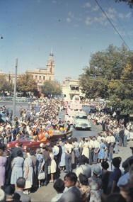 Slide - BENDIGO EASTER PARADE, Apr 1962