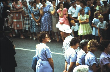 Slide - BENDIGO EASTER PARADE, Apr 1964