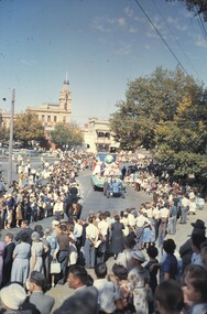 Slide - BENDIGO EASTER PARADE, Apr 1962