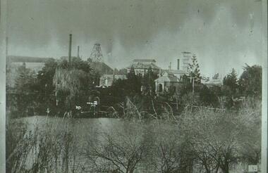 Slide - ALBERT RICHARDSON COLLECTION :OLD CHUM MINE ON NEW CHUM HILL