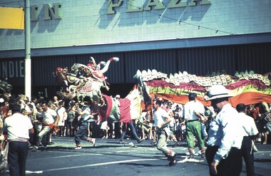 Slide - VAL DENSWORTH COLLECTION: BENDIGO EASTER FAIR, 1967