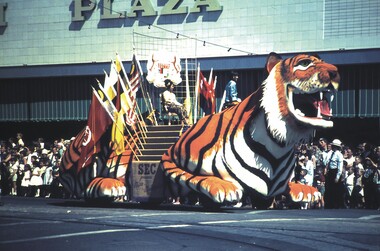 Slide - VAL DENSWORTH COLLECTION: BENDIGO EASTER FAIR, 1967
