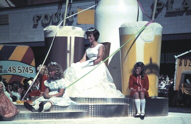 Slide - VAL DENSWORTH COLLECTION: BENDIGO EASTER FAIR, 1967