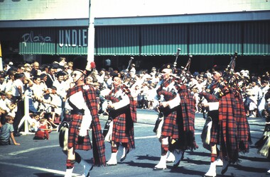 Slide - VAL DENSWORTH COLLECTION: BENDIGO EASTER FAIR, 1967