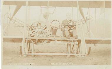 Postcard - BASIL WATSON COLLECTION: POSTCARD - FLYING AT HENDON. MR G W BEATTY, ca. 1914