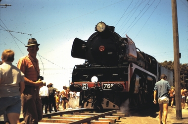 Slide - BENDIGO- TRAIN IN TOWN, Feb 1970