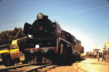 Slide - BENDIGO- TRAIN IN TOWN, Feb 1970