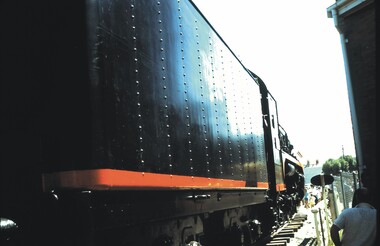 Slide - BENDIGO TRAIN IN TOWN, Feb 1970