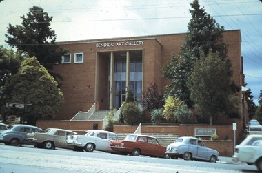 Slide - BENDIGO BUILDINGS, Mar 1971