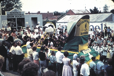 Slide - BENDIGO EASTER PROCESSION, Apr 1961