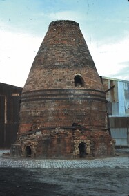 Slide - CHS, BENDIGO POTTERY, EPSOM, BENDIGO. KILN, 1978