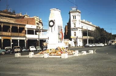 Slide - CASTLEMAINE HISTORICAL SOCIETY COLLECTION, CENOTAPH, CHARRING CROSS, 1958