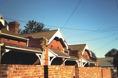 Slide - ALLAN BUDGE COLLECTION: SLIDE PAIRS & TERRACES, HOUSE, MYRTLE STREET, 1988