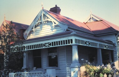 Slide - ALLAN BUDGE COLLECTION: SLIDE HOUSE, QUEEN STREET, 1988