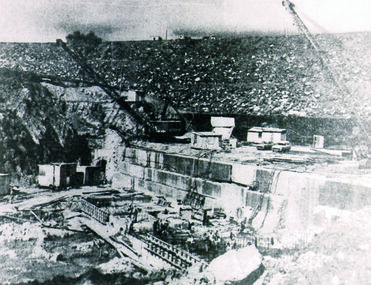 Photograph - BUILDING EPPALOCK WALL - 1962, 1962