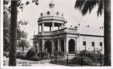 Photograph - SOLDIERS MEMORIAL HALL BENDIGO