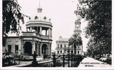 Photograph - SOLDIERS MEMORIAL HALL BENDIGO