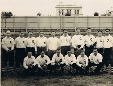 Photograph - OLIVE PELL COLLECTION:  PHOTOGRAPH SPORTING TEAM, Bendigo 1947