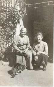 Photograph - PETHARD COLLECTION: PORTRAIT 2 FEMALES