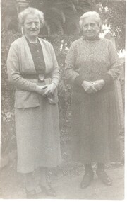 Photograph - PETHARD COLLECTION: PORTRAIT 2 WOMEN