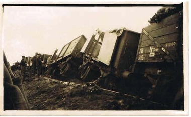 Photograph - TRAIN DERAILMENT COLLECTION: UNKNOWN LOCATION
