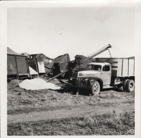 Photograph - TRAIN DERAILMENT COLLECTION: 1961 SEA LAKE VICTORIA, 19th June, 1961