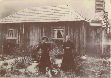Photograph - PIONEER HOME AND TWO LADIES