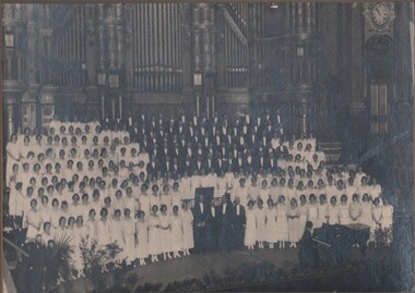 Photograph - ORANA CASTLEMAINE AND BENDIGO CHORAL SOCIETIES, MELBOURNE TOWN HALL, 1924, 1924