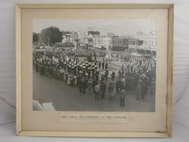 Photograph - PHOTO OF  FIRST ANZAC DAY CEREMONY AT THE CENOTAPH, c-1950