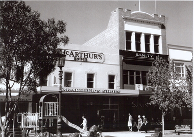 Photograph - HARGREAVES MALL, BENDIGO, c2006
