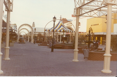 Photograph - HARGREAVES MALL, 13 May 1982