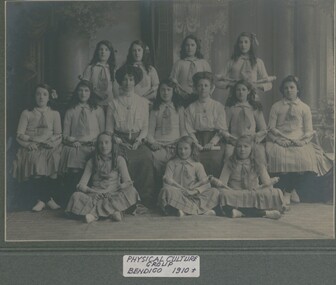 Photograph - PHYSICAL CULTURE GROUP BENDIGO 1910