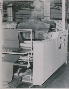Photograph - MACHINE WITH CONTINUOUS CLOTH, 1920-1930?