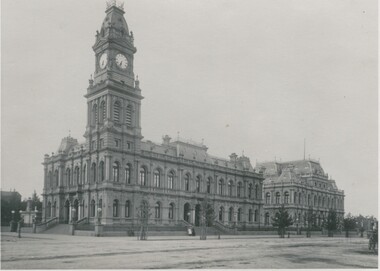 Photograph - BENDIGO POST OFFICE AND LAW COURTS, c.1900