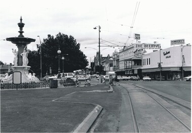 Photograph - CHARING CROSS: BENDIGO, 1995