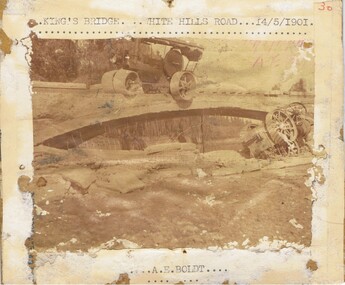 Photograph - KING'S BRIDGE STEAM ROLLER ACCIDENT, approx. 1901