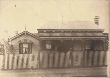 Photograph - VICTORIAN HOUSE: SAMUEL BARTLETT'S