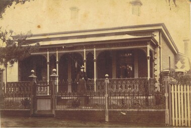 Photograph - VICTORIAN HOUSE: BRICK