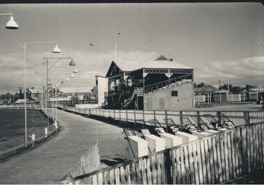 Photograph - CANTERBURY PARK: EAGLEHAWK