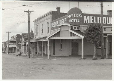 Photograph - FIVE LIONS HOTEL: BENDIGO, 1950/60's