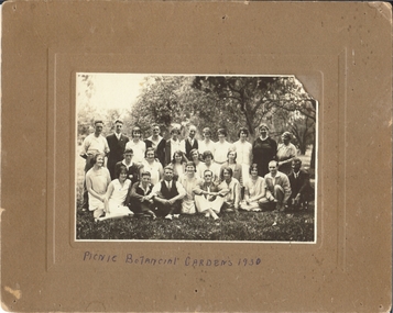Photograph - C.E.PICNIC: BOTANICAL GARDENS BENDIGO, approx 1930