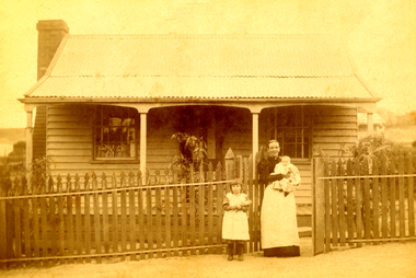 Photograph - MOTHER AND CHILDREN, 1910 ?