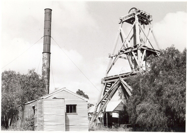 Photograph - WOODEN POPPET HEAD North Hustlers GM, 1969