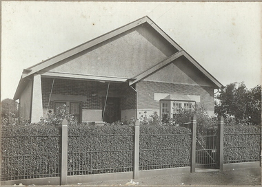 Photograph - T C WATTS & SON, 1930