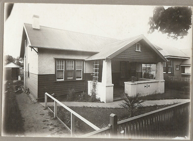 Photograph - T C WATTS & SON COLLECTION: 158 WILLIAMSON STREET, BENDIGO, 1930