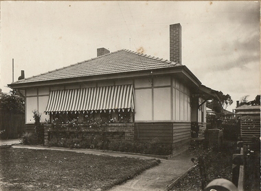 Photograph - T C WATTS & SON COLLECTION:  44 HONEYSUCKLE STREET, BENDIGO, 930