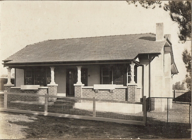 Photograph - T C WATTS & SON COLLECTION:  PATRICK STREET, BENDIGO, 1933